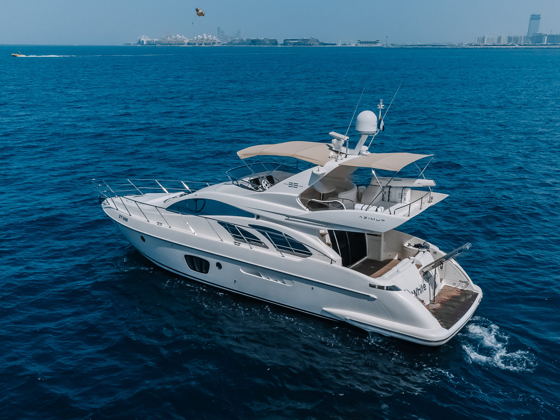Amber Wave 55X Yacht Rental in Dubai